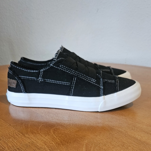 NWOT'S- VERBENAS - "Carmen" Slip-on Red Leather Espadrilles - Size 10 - Picture 4 of 12